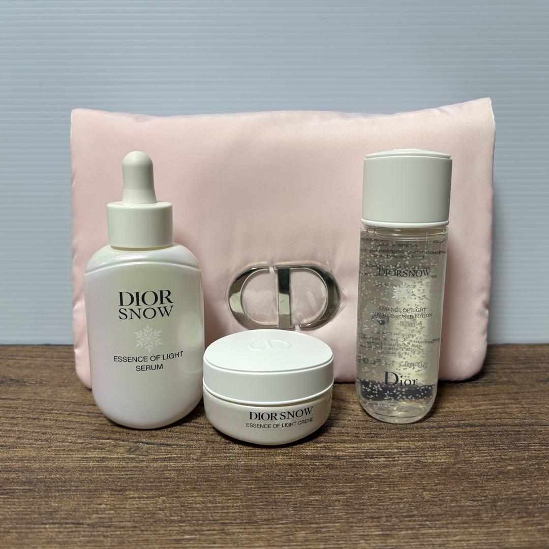Diorスノーエッセンスオブライトセラム50mlおまけ付き