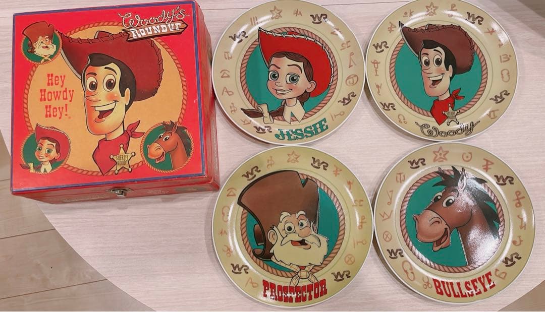 トイストーリー ウッディのラウンドアップ絵皿 美品 - メルカリ