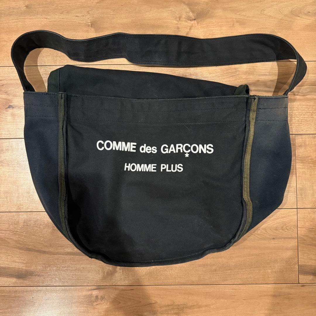 comme des garcons メッセンジャー