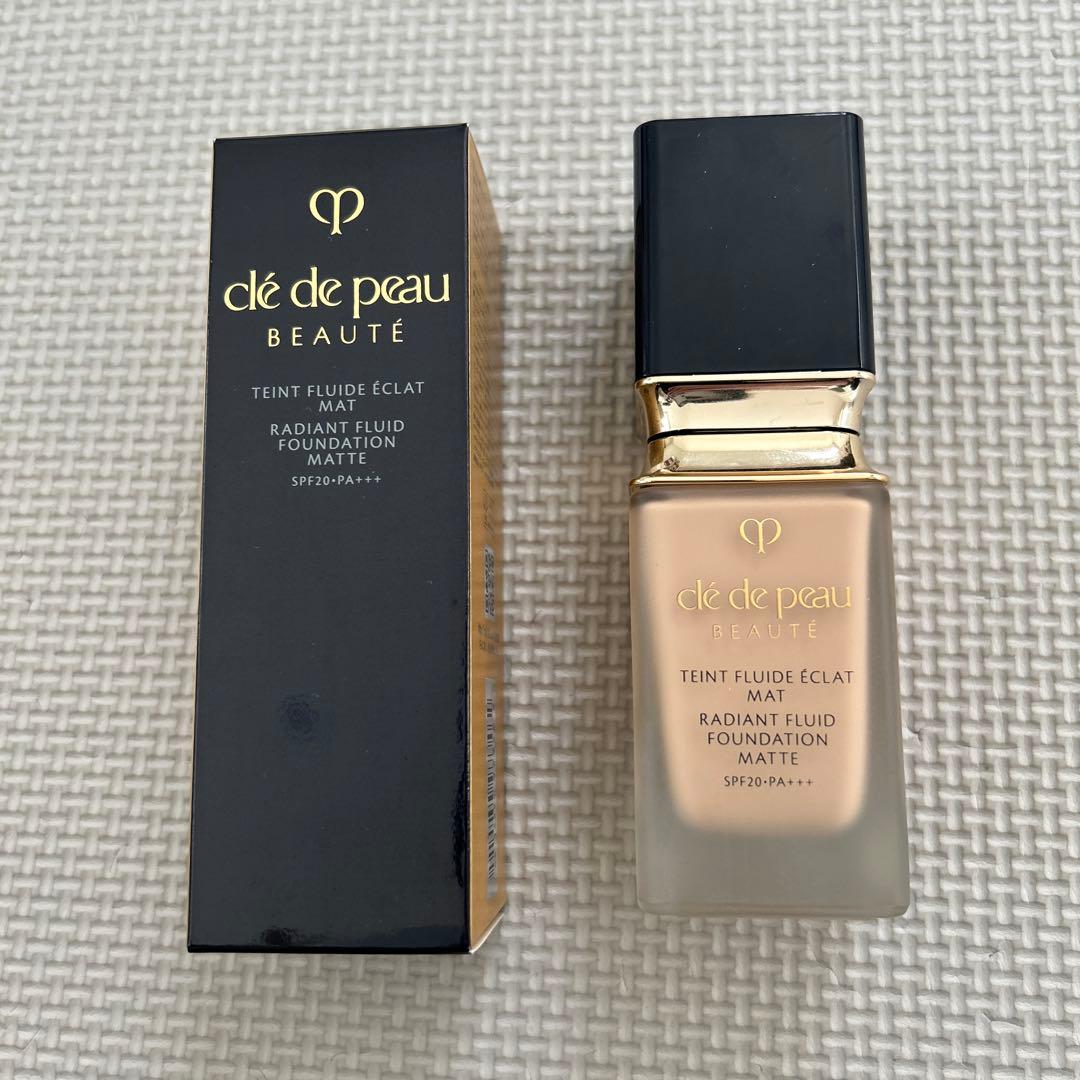 クレ・ド・ポー ボーテ タンフリュイド エクラ マット オークル10