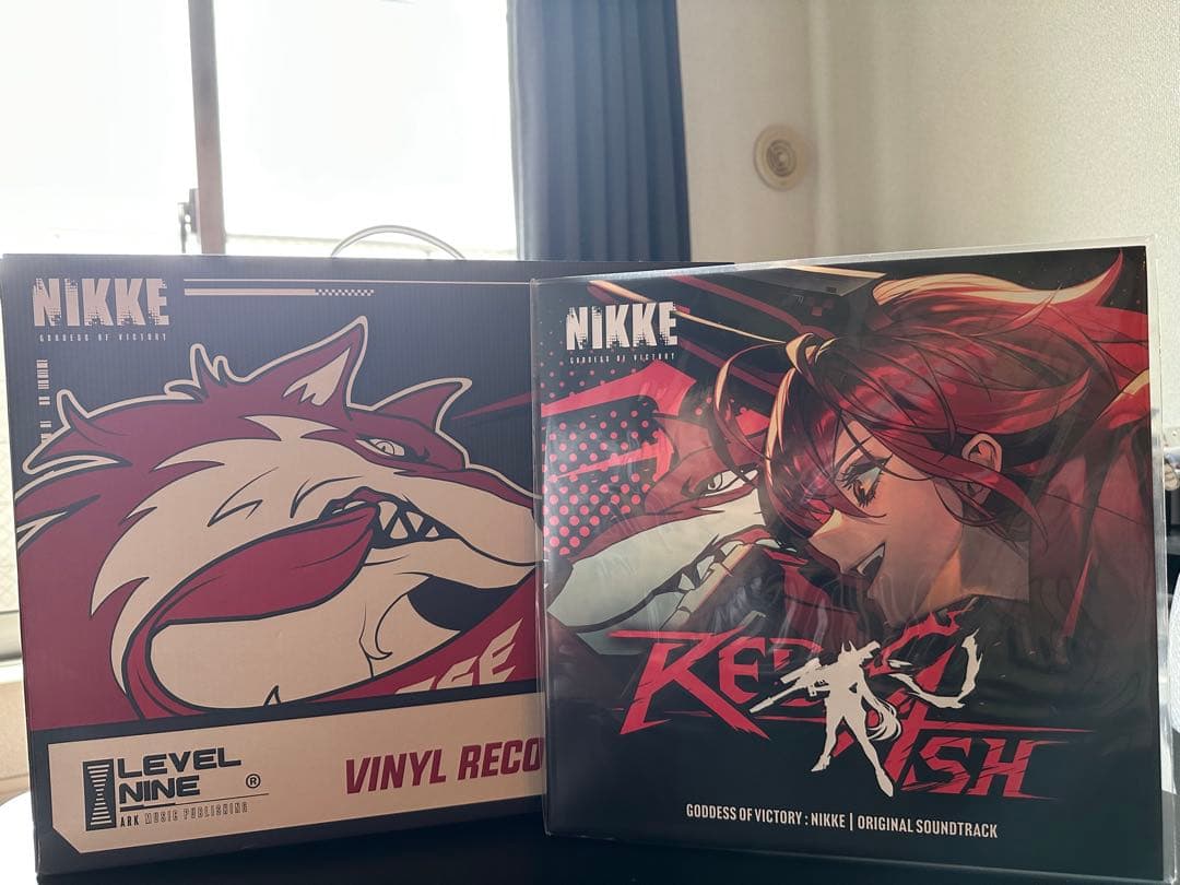 韓国限定　勝利の女神NIKKE レッドフード　LPプレイヤー&レコード　セット 韓国限定 勝利の女神NIKKE レッドフード LPプレイヤー&レコード セット