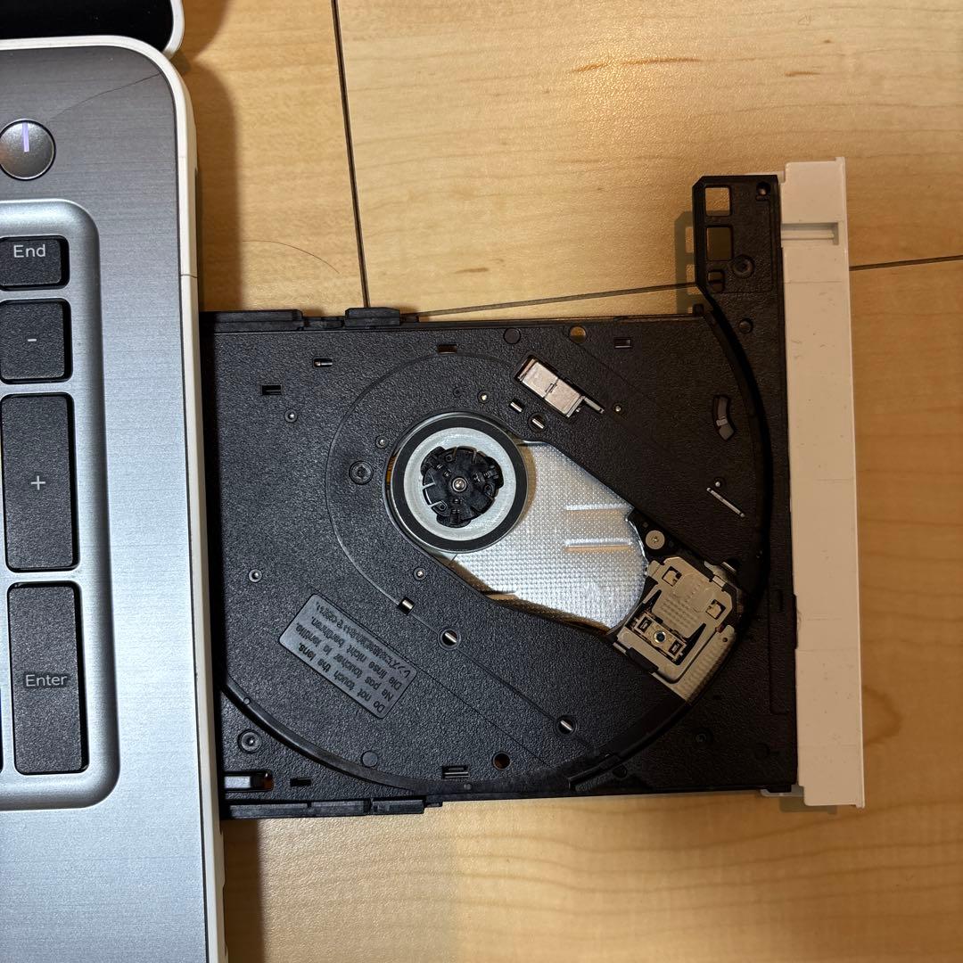 新品級 DELL Inspiron 5567 core i7 メモリ8GB グラボ搭載 グラボ搭載