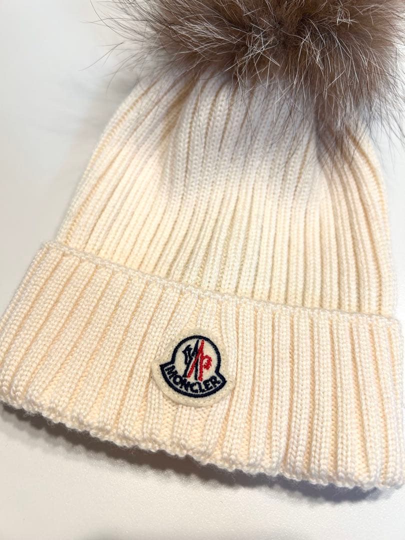 MONCLER ファー付きニット帽 ホワイト M キッズ レディース - メルカリ