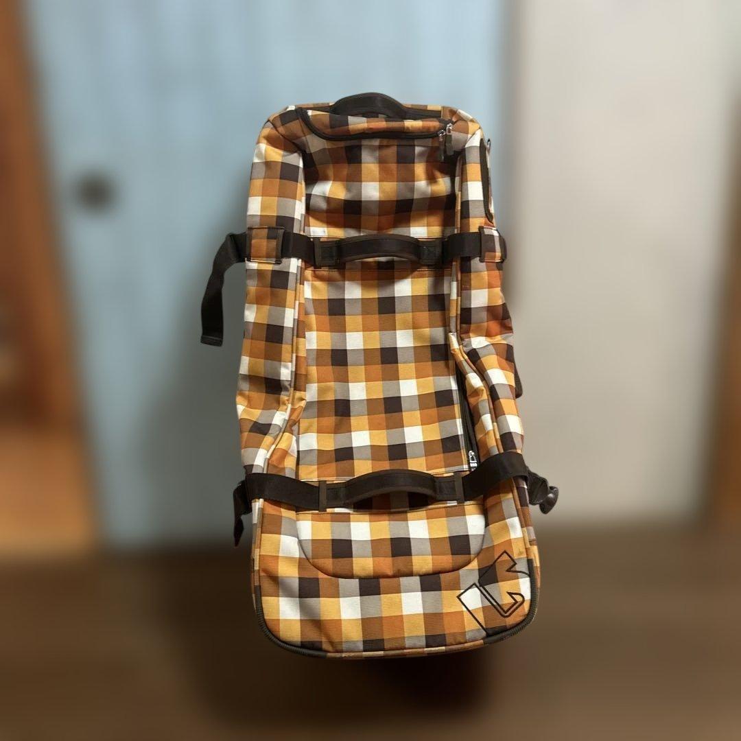 BURTON 大型キャリーバック　大容量　ソフトケース