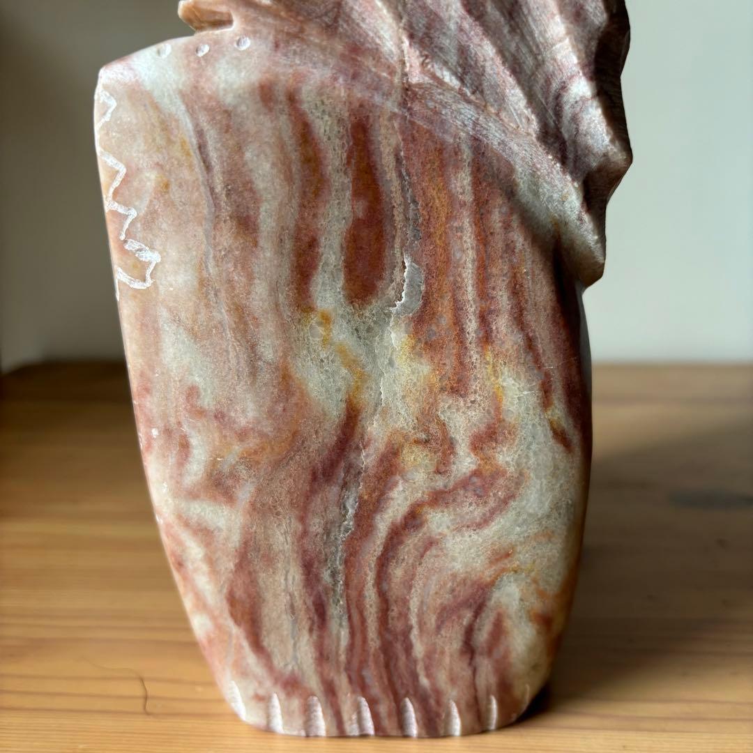 ナバホ族ノーマン・ルイス作 ネイティブアメリカン彫刻 レッドアラ