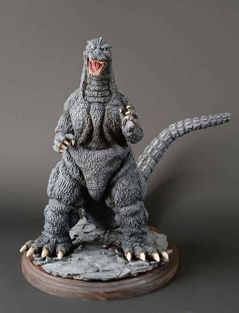 海洋堂 ゴジラ'1992 28㎝ソフビキット完成品 酒井ゆうじ原型 - メルカリ