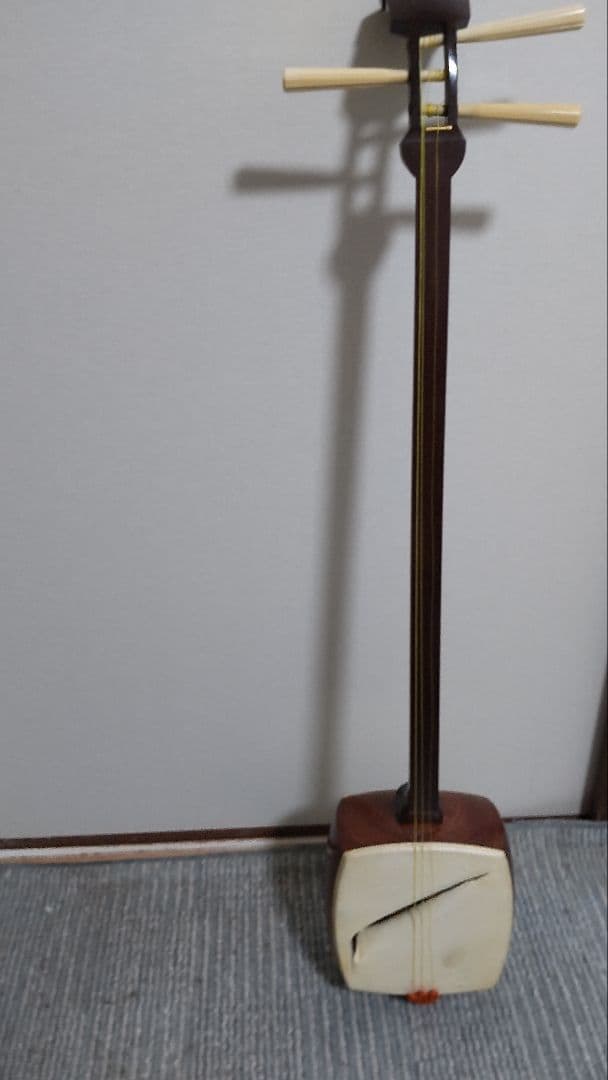 長唄三味線本体（収納桐箱付）