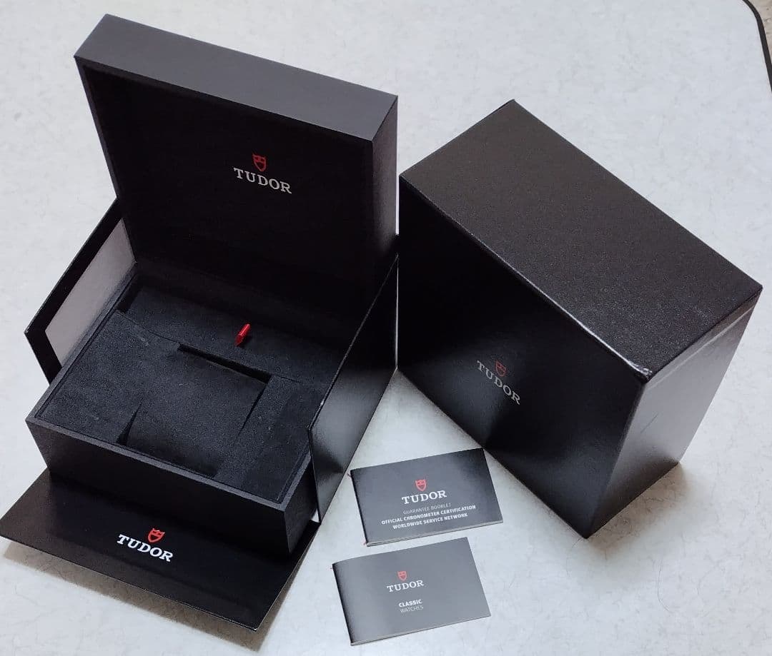 チューダー 時計 内箱 外箱