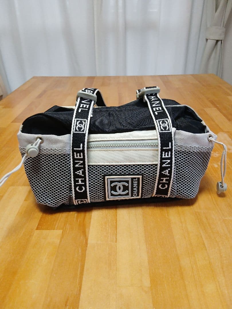 本日限定！CHANELボディバッグ ウエストポーチノベルティー