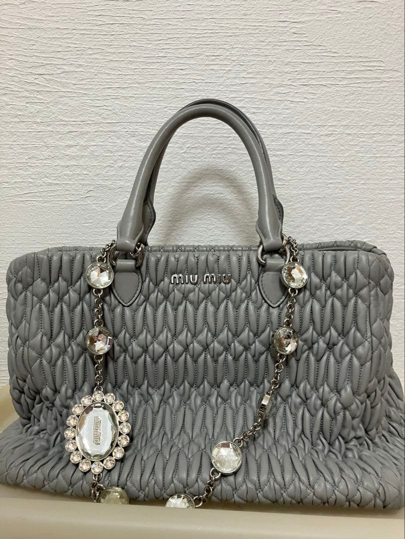 わんわん様MIU MIU グレー ハンドバッグ　ビジュー　ブルー MIU MIU/ミュウミュウ通販 | ワンダー マテラッセレザー ホーボーミニ