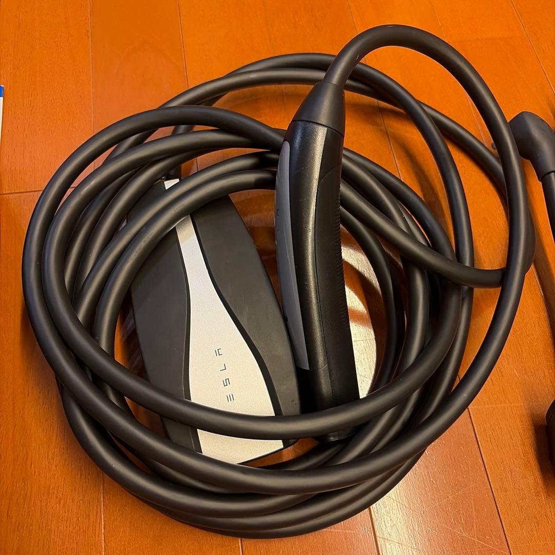 TESLA 充電ケーブル 収納ケース付き - メルカリ