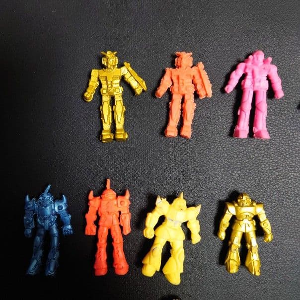 イ*ー様 昭和レトロ ガン消し ガンダム 消しゴム 約40体 - メルカリ