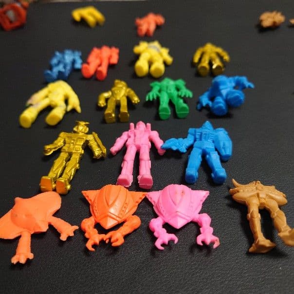 イ*ー様 昭和レトロ ガン消し ガンダム 消しゴム 約40体 - メルカリ