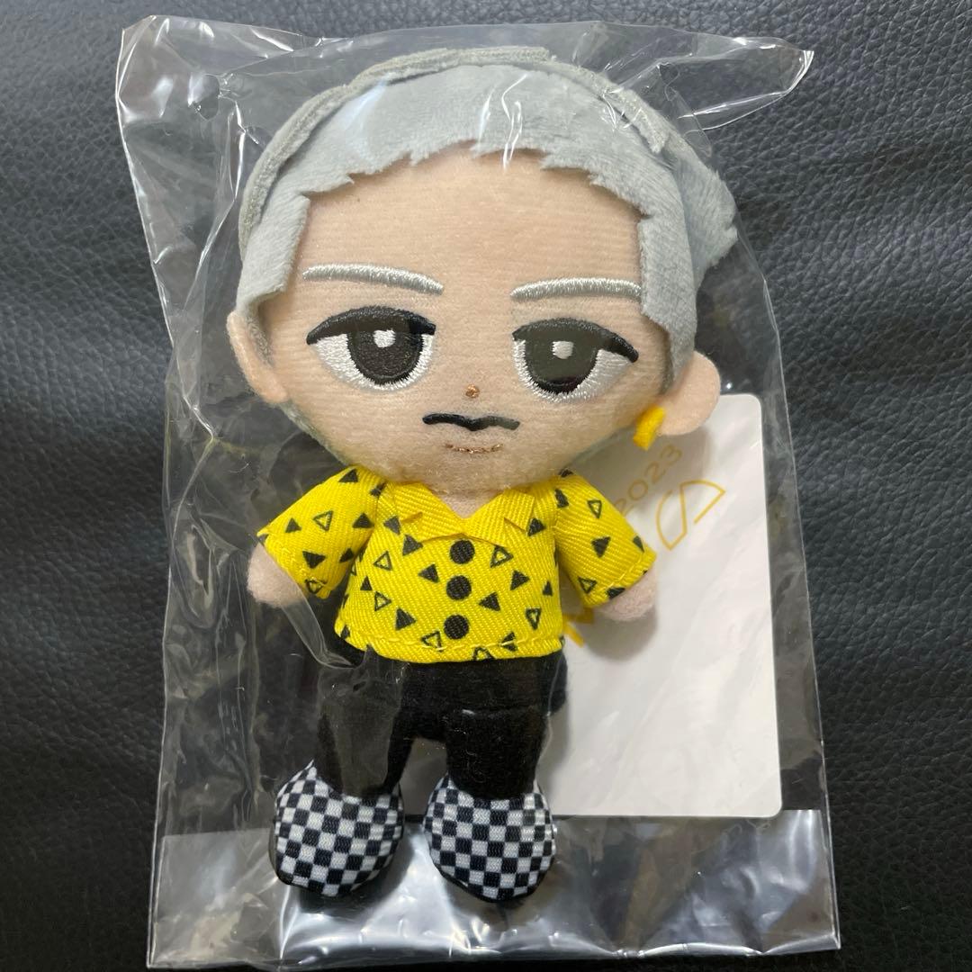 SnowMan すのチルぬいぐるみ 岩本照 - メルカリ