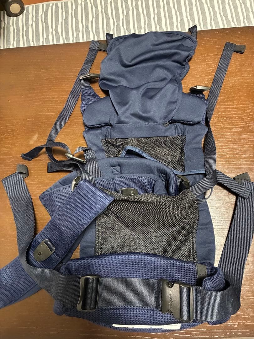 ラクリス　ネイビー　抱っこ紐