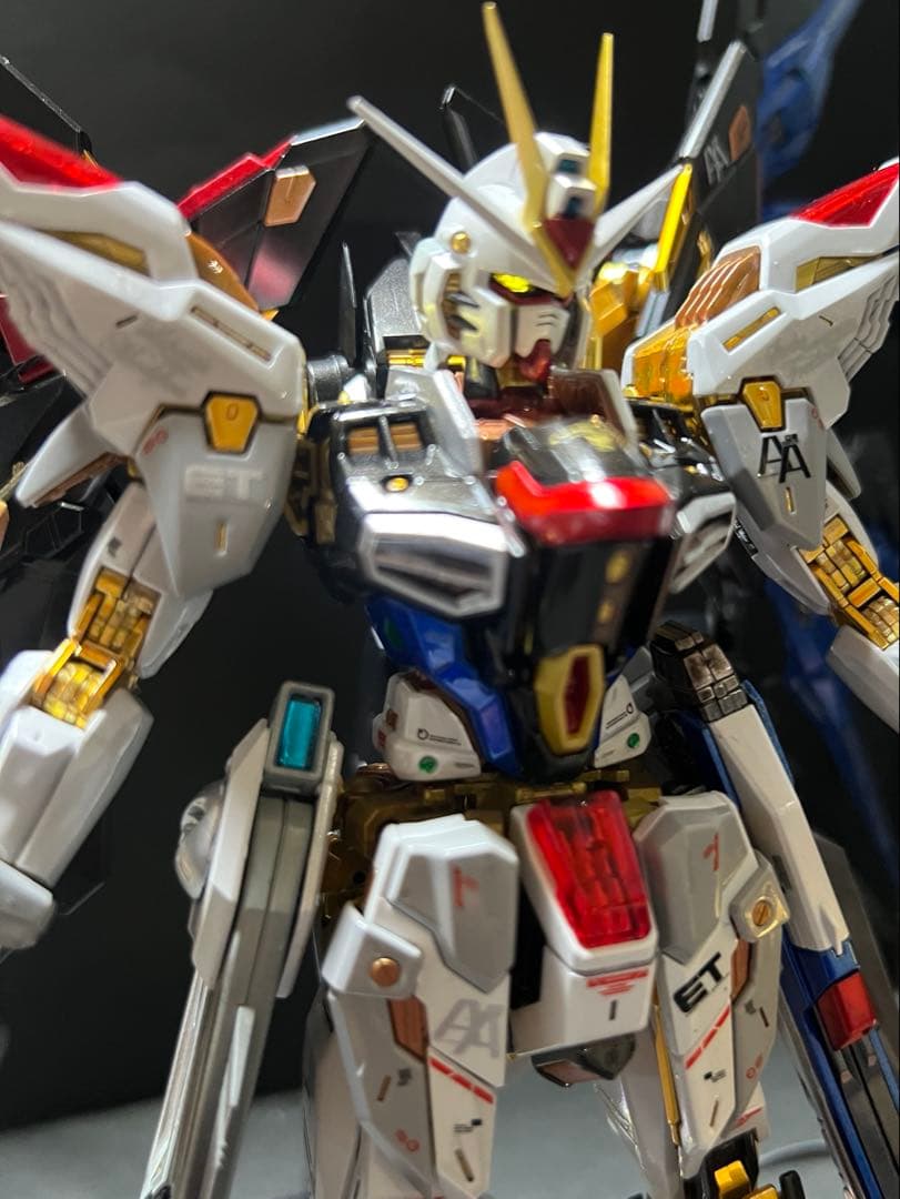 ガンプラ完成品MGEXストライクフリーダムガンダム　外箱あり　 LED発光