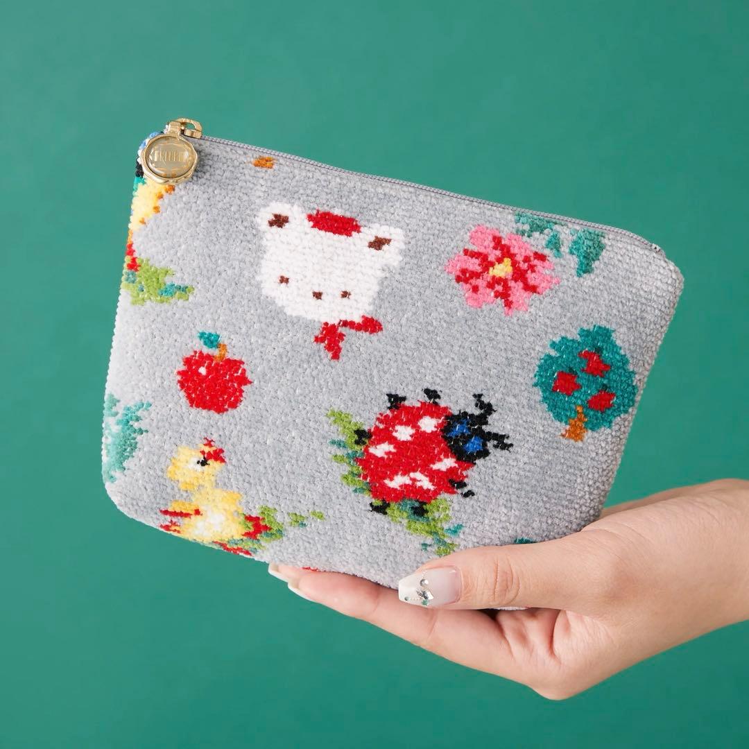 新品 FEILER × familiar ファミリア フェイラー コラボポーチ - メルカリ