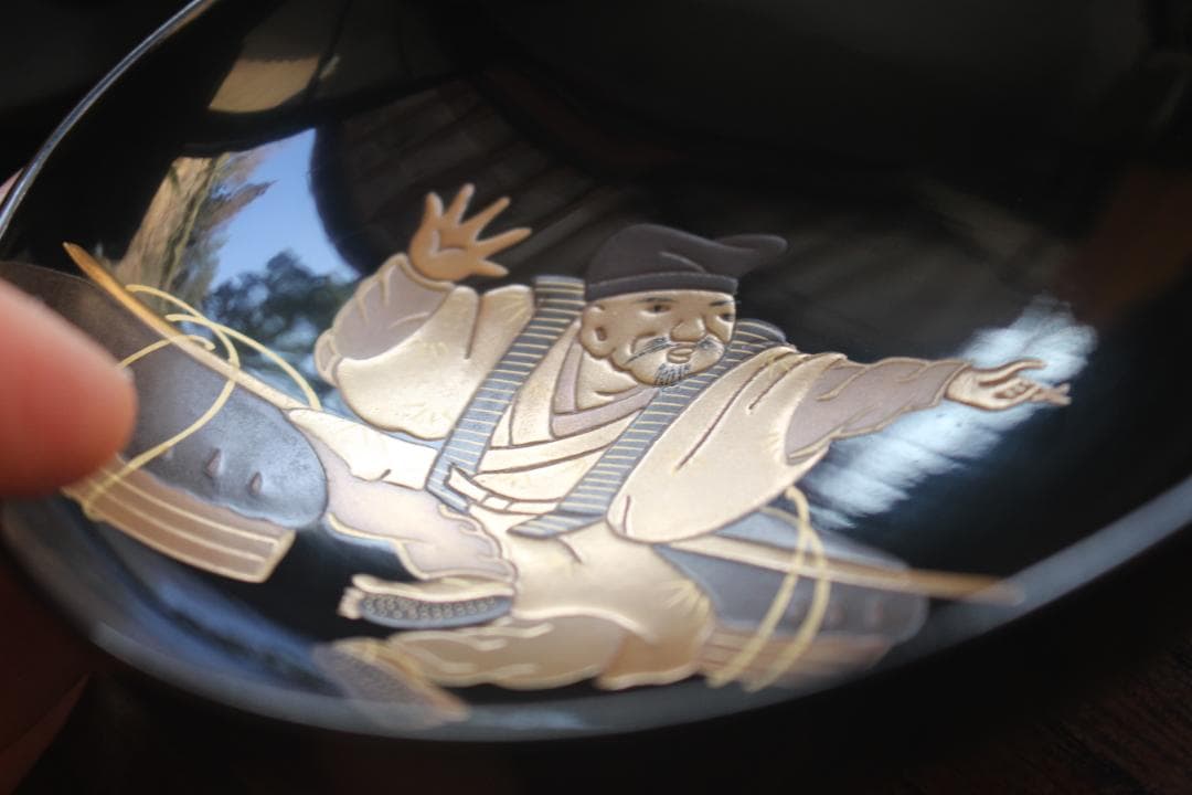 極小保管傷のみ！時代黒漆に風情ある奴踊り蒔絵の映えるお椀2点（検