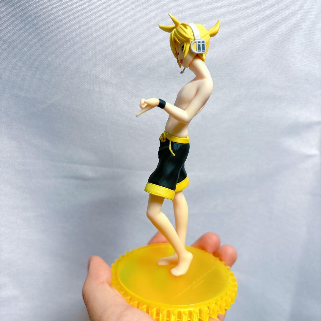 希少】鏡音レン フィギュア 水着Ver. - メルカリ