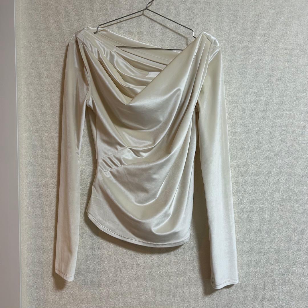 polaura グロッシーベロアドレープトップス ポローラ - メルカリ