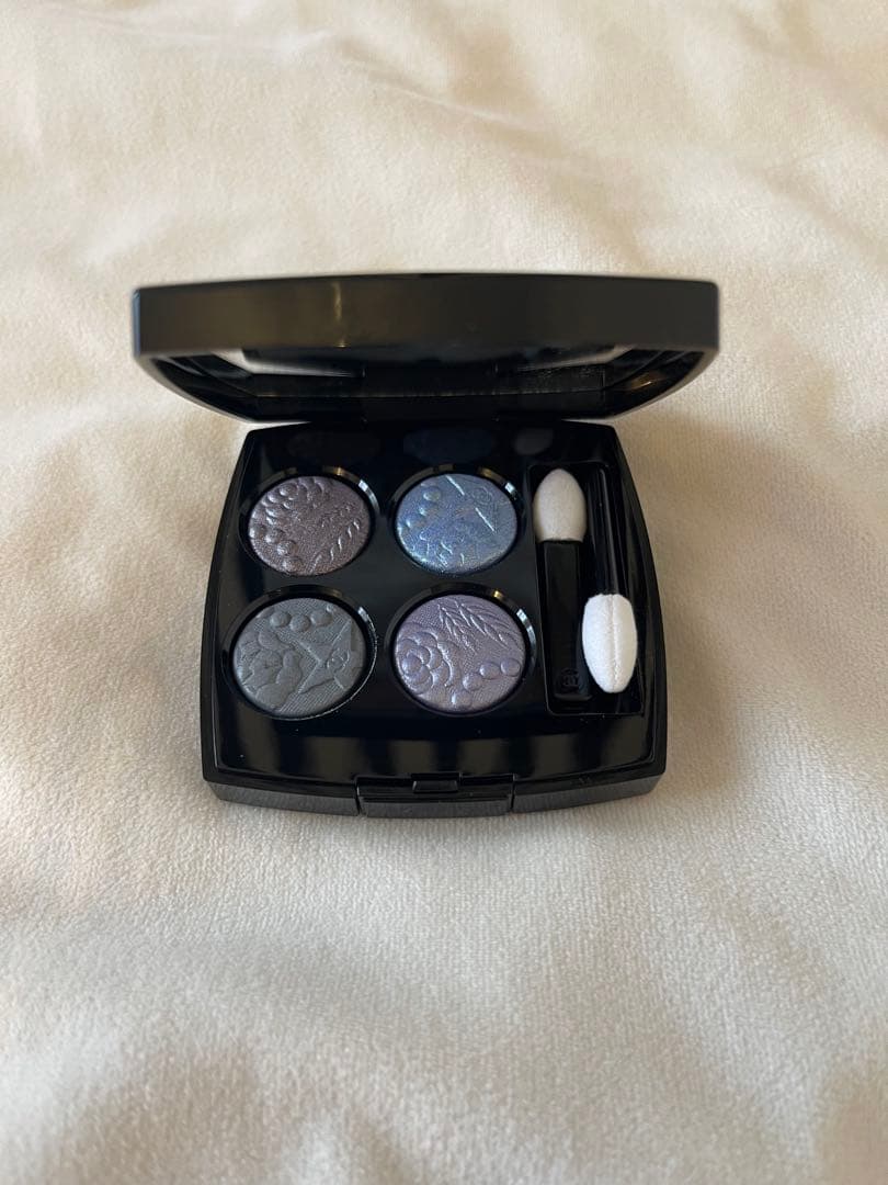 CHANEL 【ホリデー限定】レキャトルオンブル 397 ニュイアストラル