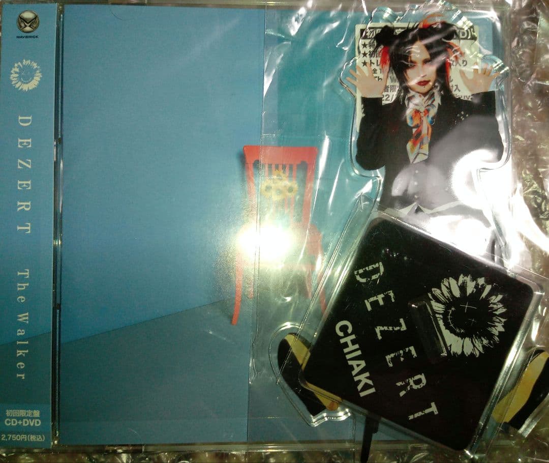 DEZERT The Walker CD+DVD アクリルスタンドセット DEZERT CD&DVD初回限定盤The Walkerアクリルスタンドセット 【公式通販】