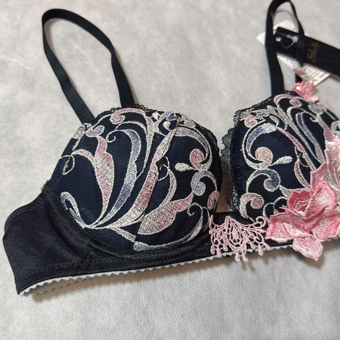 ワコール サルート 66G フロントエックス＋ブラ＆ソング C65 新品