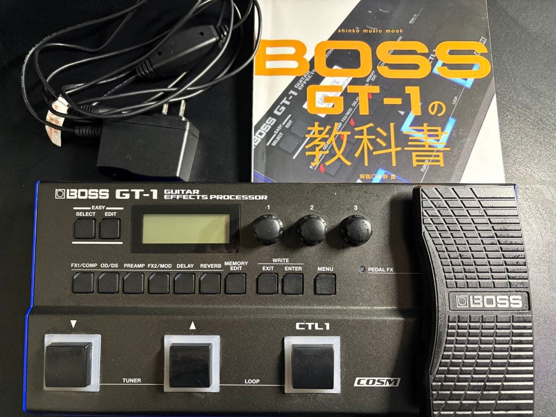 BOSS GT-1 マルチエフェクター　(純正アダプター、教科書付き)