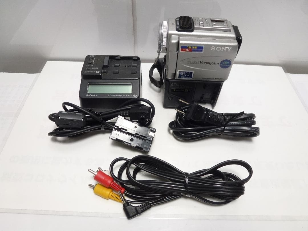希少　大人気　動作品ソニーSony DCR-PC3 　miniDVビデオカメラ