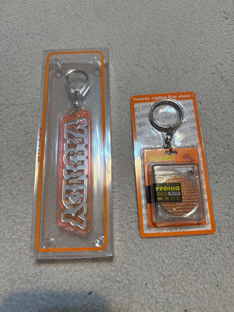 Vaundy replica ZERO LOGO replica キーチェーン Amazon.co.jp: vaundy replica ギミックアクリルキーチェーン