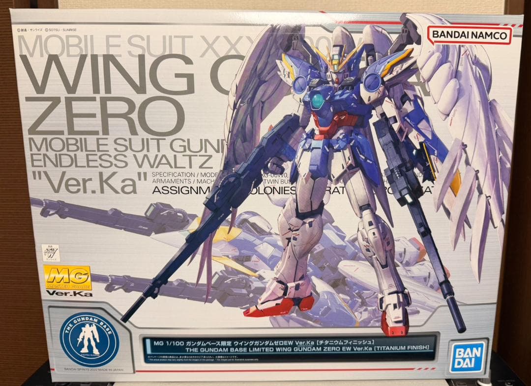 MG 1/100 ウイングガンダムゼロEW Ver.Ka チタニウムフィニッシュ