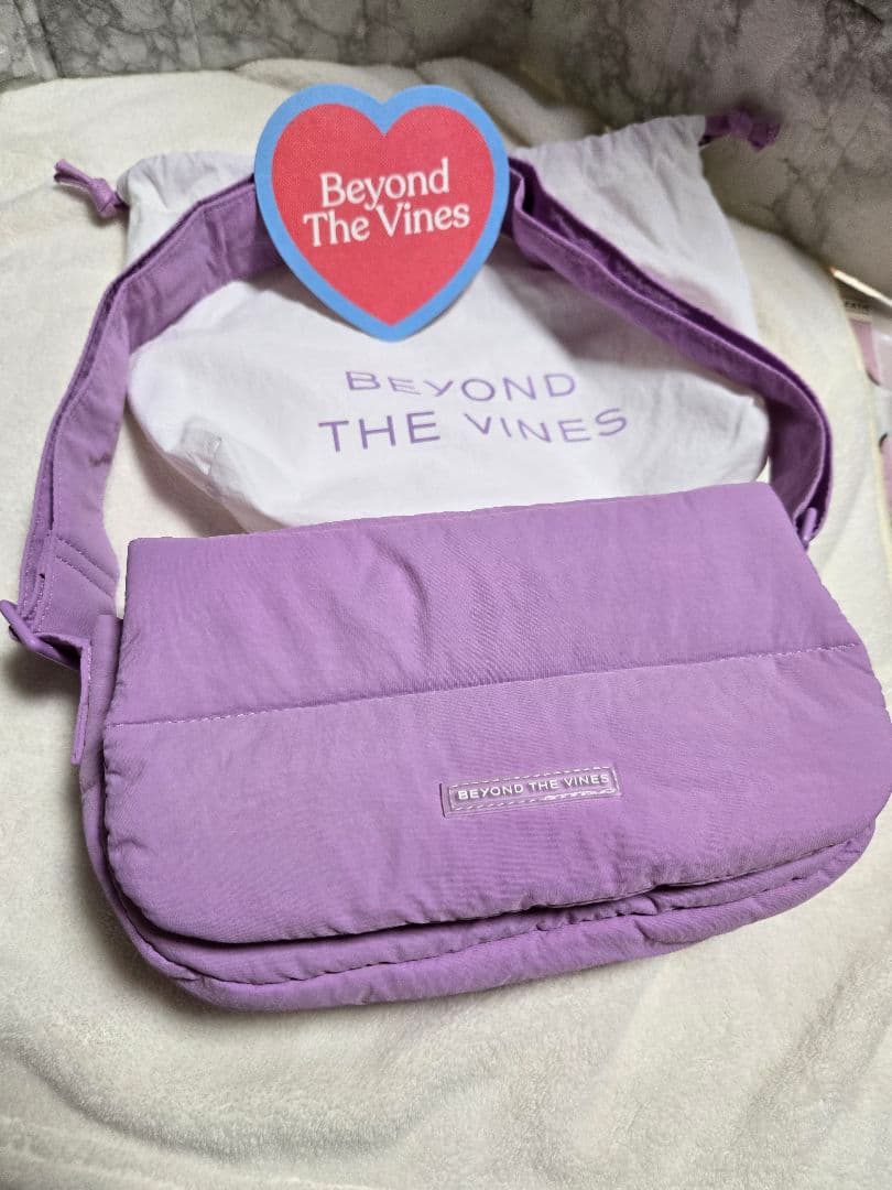 BEYOND THE VINES パープルショルダーバッグ