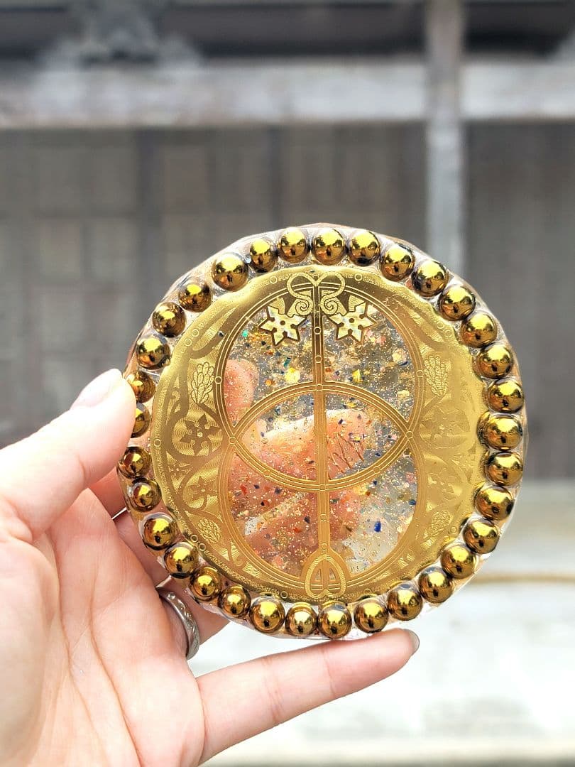 美崎御嶽★金.金.金の黄金循環チャリス金運台座オルゴナイト