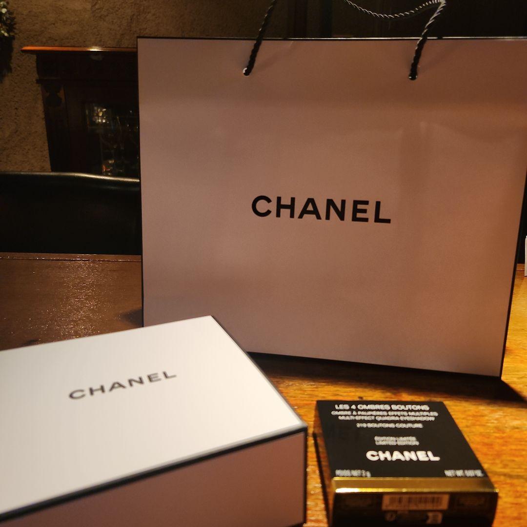 モカ。シャネル　レ キャトル オンブル ブトン 219　新品未使用。