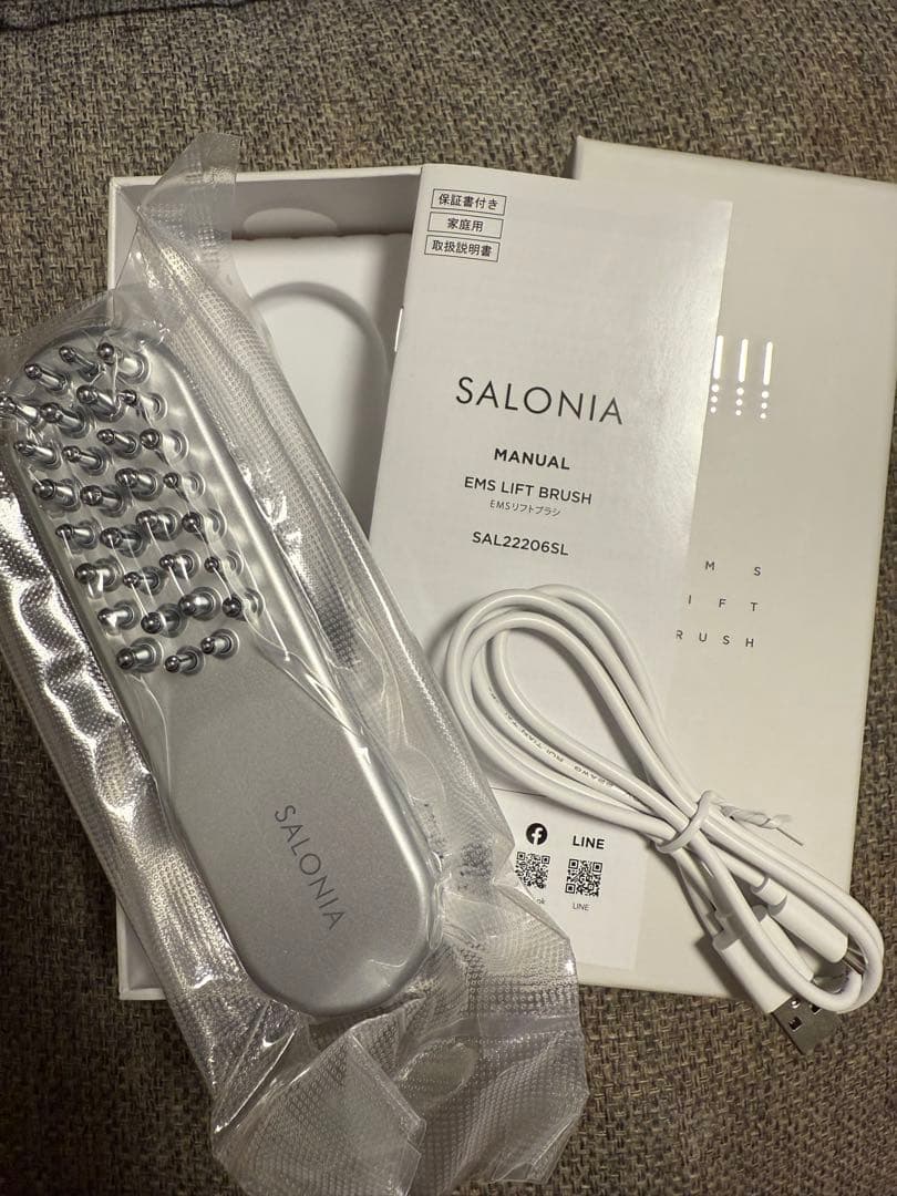 SALONIA EMS LIFTY BRUSH 美顔器