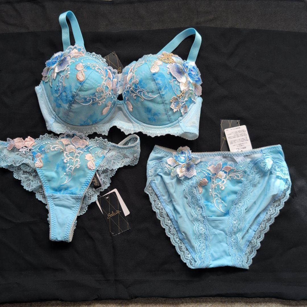 可愛い　新品サルート　Ｅ８０　３点水色 刺繍 ブラジャーショーツセット