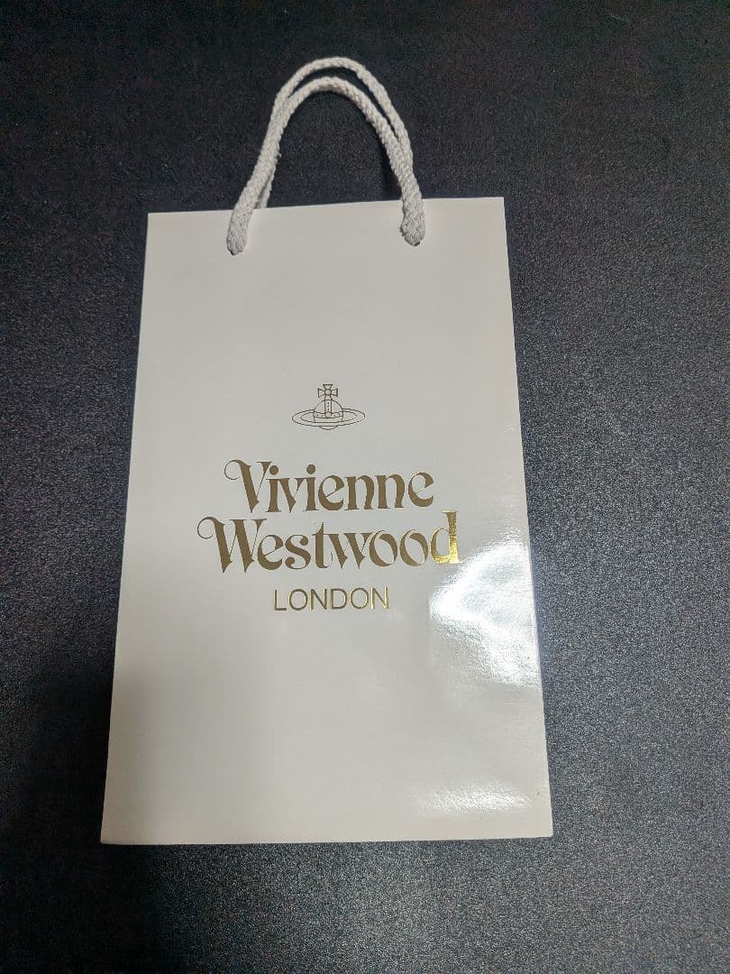 12/15までの特価！袋箱付き新品ヴィヴィアンウエストウッド長財布