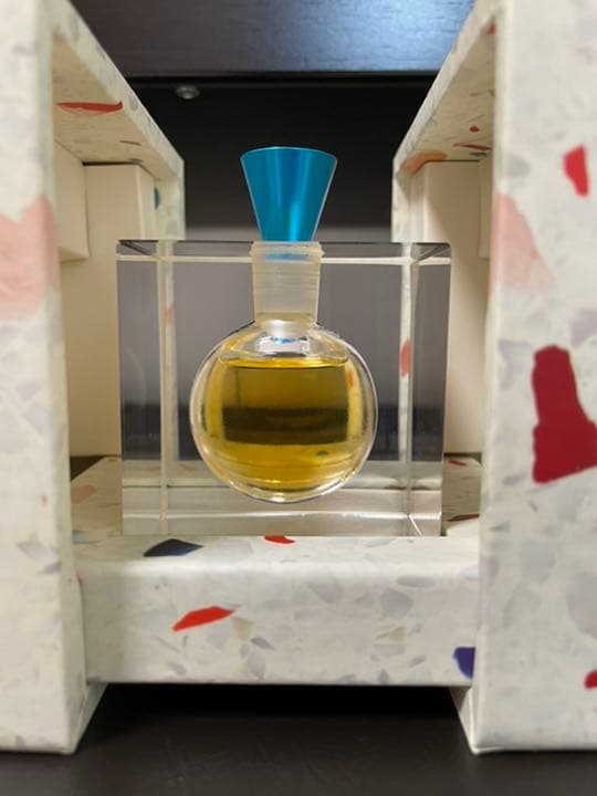 倉俣史朗　香水瓶　イッセイミヤケ　倉俣