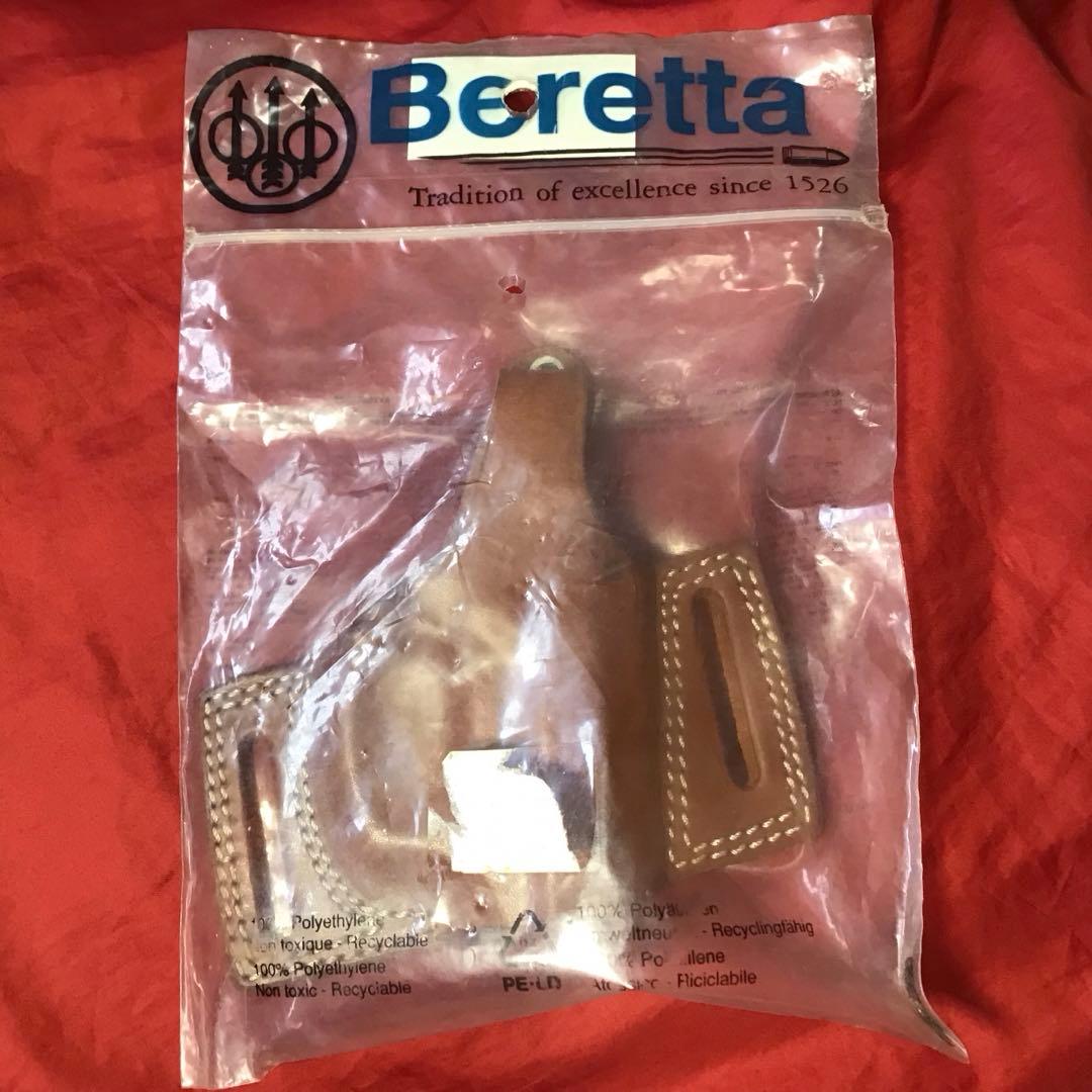 ベレッタ製　実物純正レザーヒップホルスター M92用　右用　新品