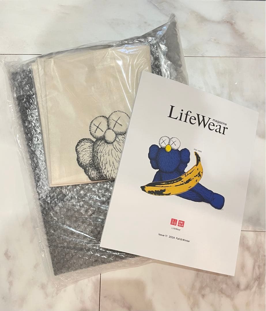 【新品未開封】ユニクロ×カウズ×ウォーホール　アートブック ユニクロ公式 | カウズ + ウォーホル アートブック