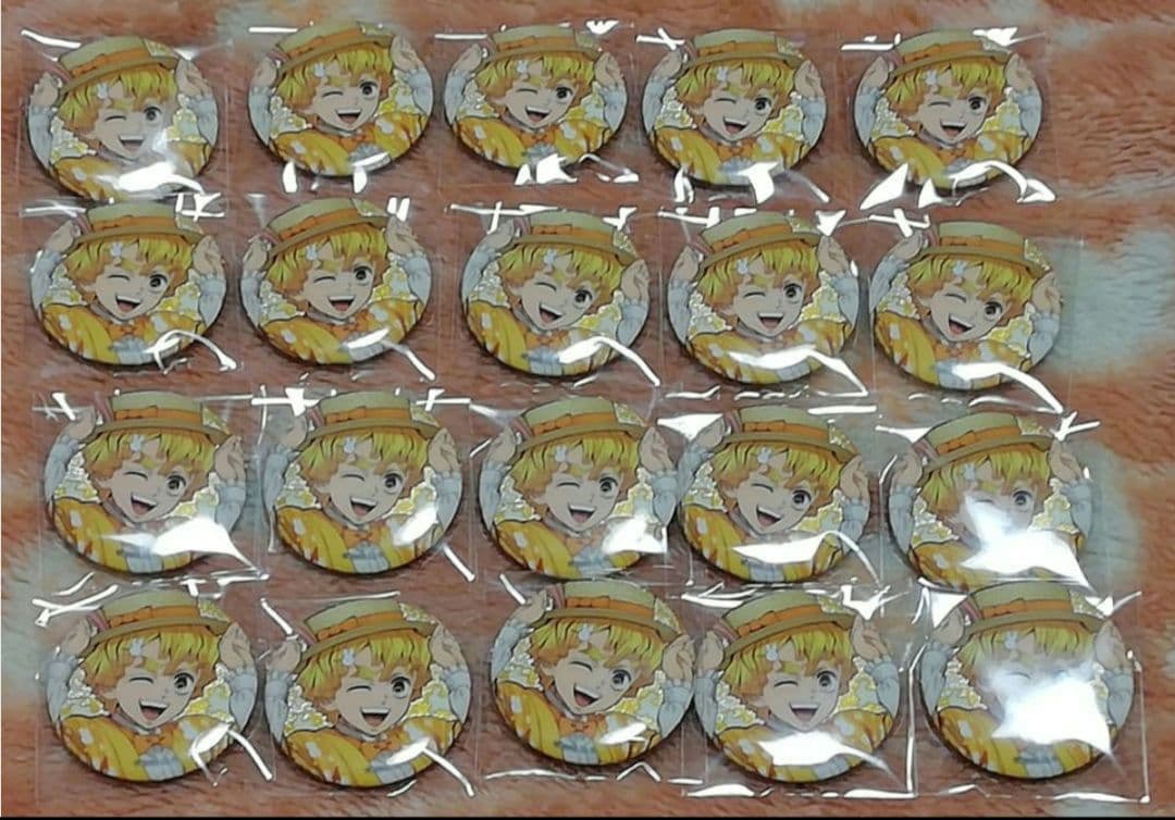 鬼滅の刃　我妻善逸　卯年　缶バッジ　AGF2023　グリッター　即購入希望