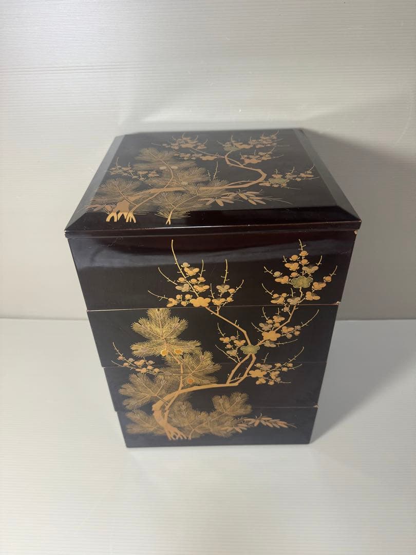 2087黒漆塗り沈金重箱　松梅金蒔絵　4重　高級