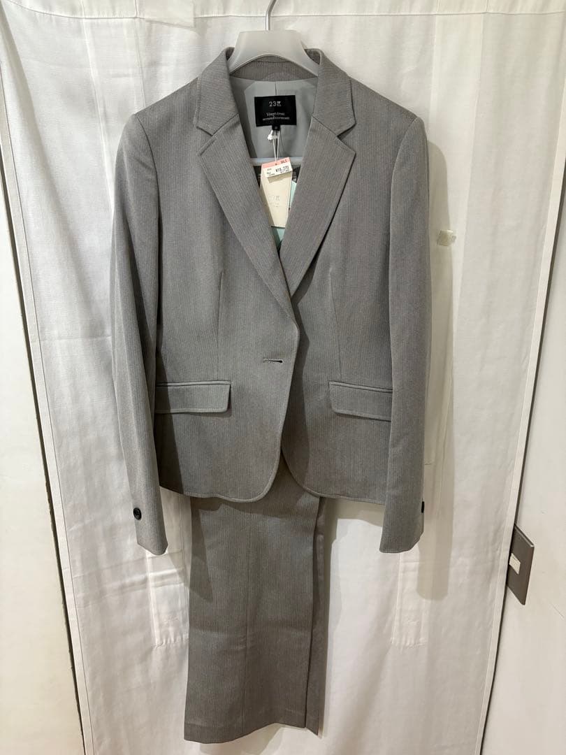 レディーススーツ