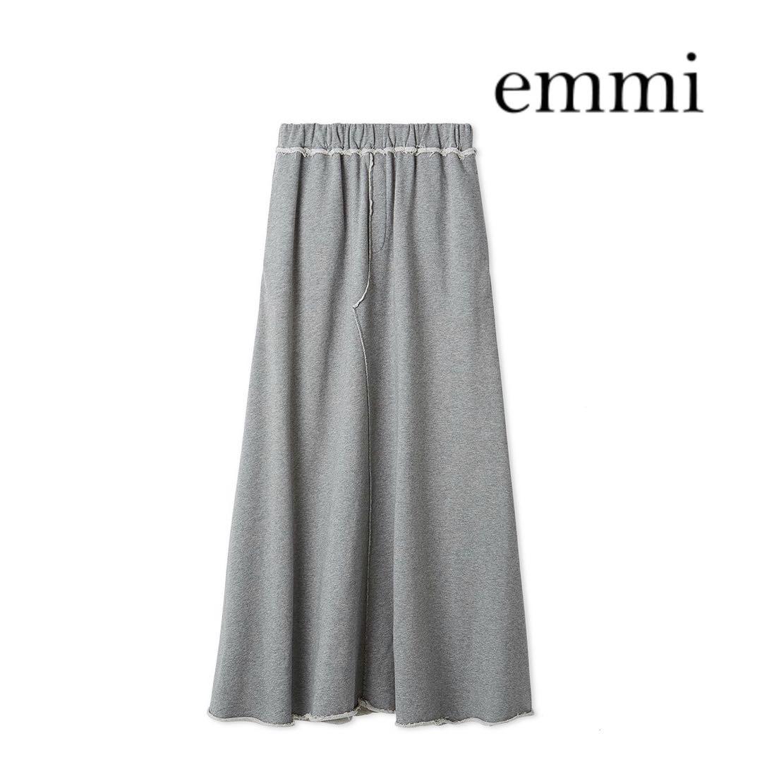未使用に近い emmi スウェットマキシスカート