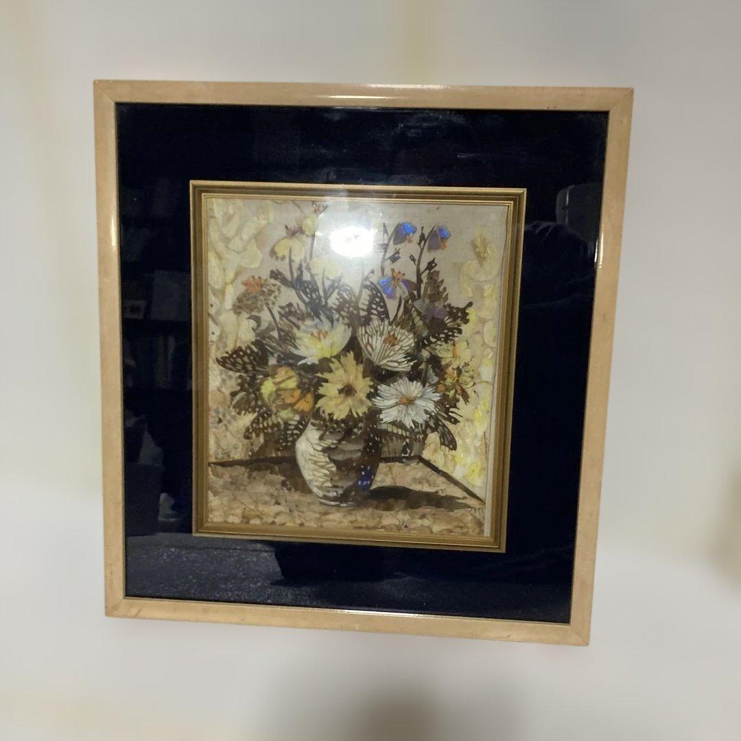 花瓶の花 絵画 黒フレーム付きアゲハちょうの羽で作った物