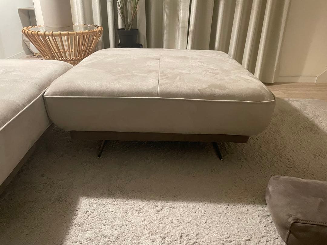 引越しセール中@Meg アルフレードソファーとオットマンと背もたれ11万円