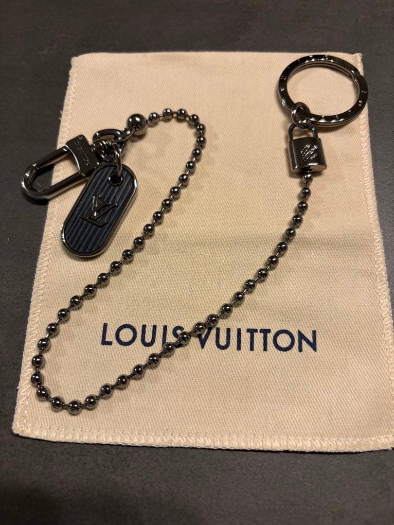 m(__)mさん 専用　LOUIS VUITTON キーホルダー バッグにアクセントをプラス♪】ルイヴィトン キーホルダー (Louis