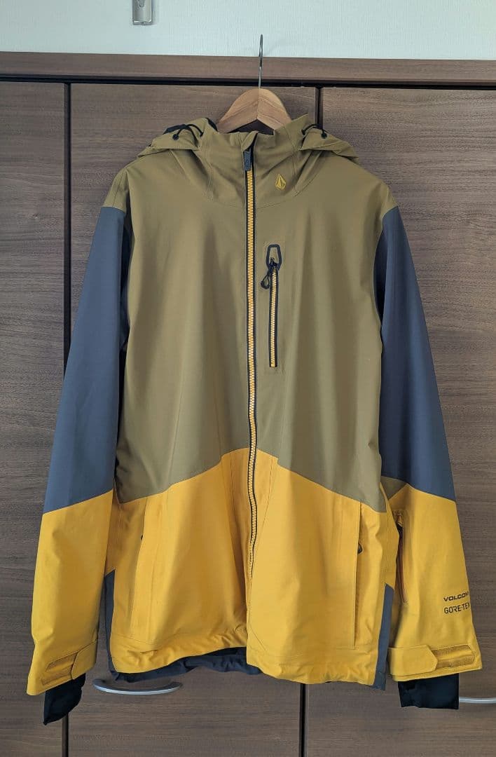 【お値下げ中】VOLCOM GORE-TEXスノーボードジャケット　М