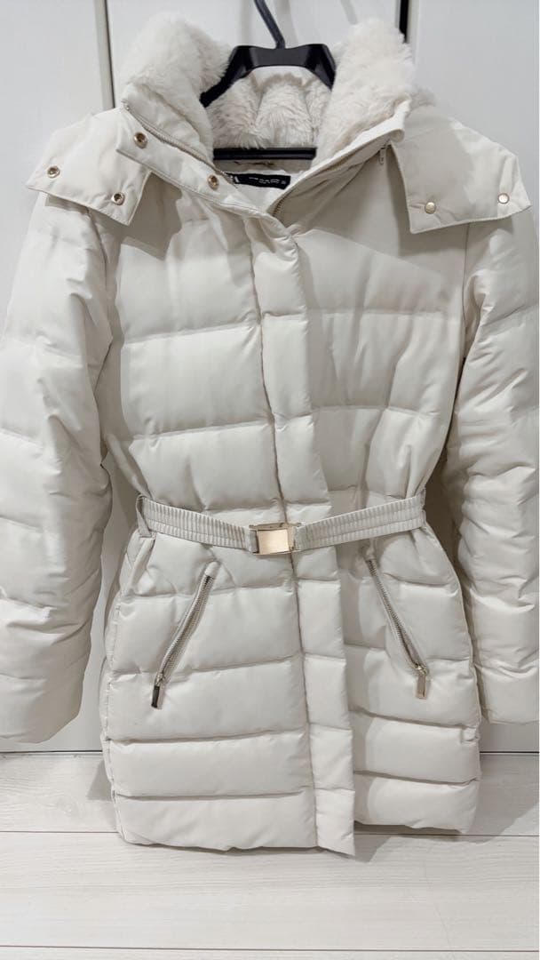 ZARA WIND PROTECTION セミロング丈フード付きダウンジャケット