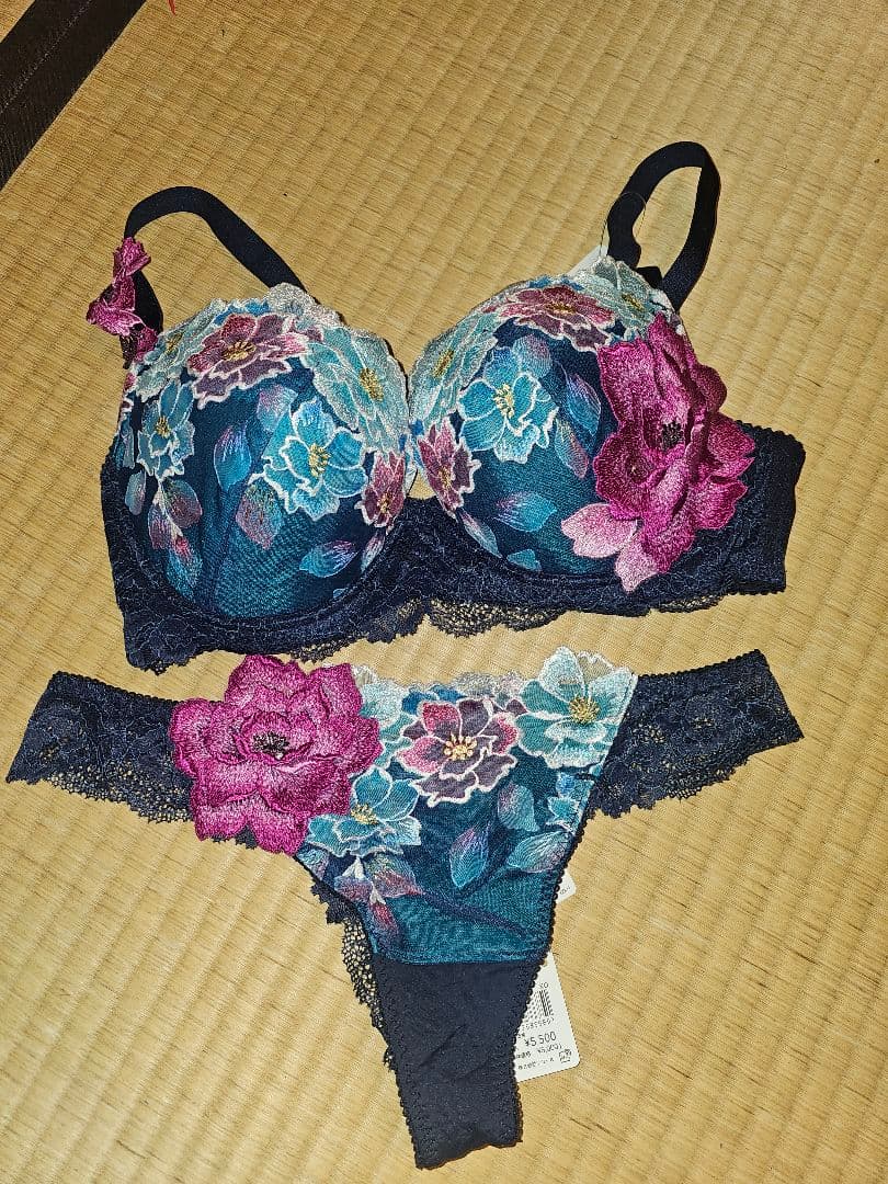 ワコール　サルート　Salute 03グループ F75 Lショーツ